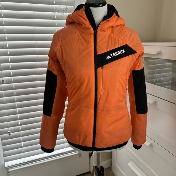 Adidas TERREX Techrock Stretch Primaloft Hooded Jacket for women. - Picture 4 of 10